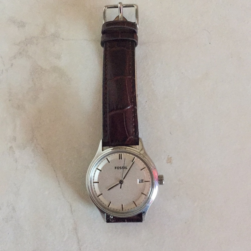 Leather band fossil watch